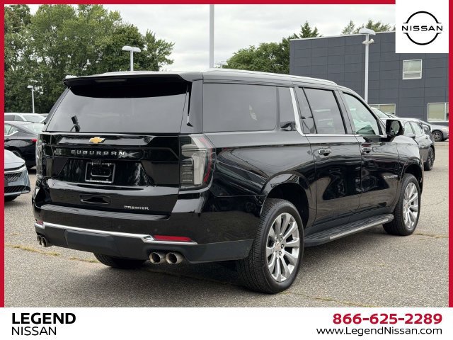 Used 2025 Chevrolet Suburban Premier AWD/4WD image 4