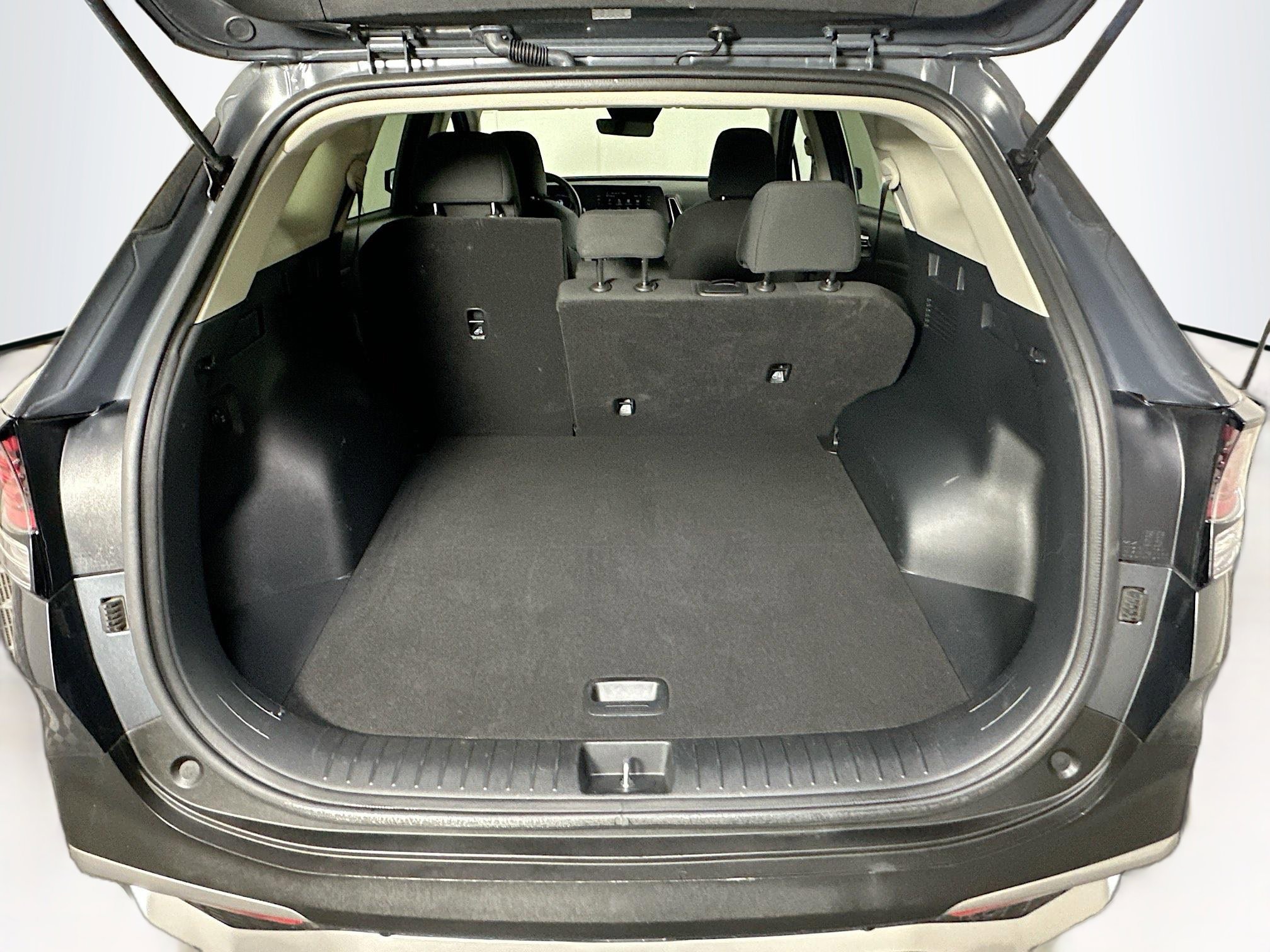 Used 2025 Kia Sportage LX image 28