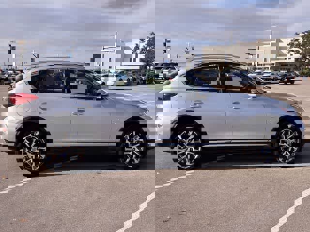 Used 2017 INFINITI QX50 2WD w/ Deluxe Touring Package image 7