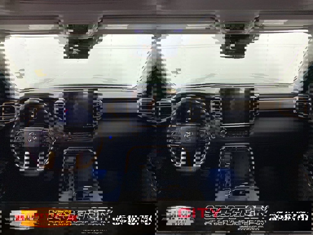 Used 2024 Toyota Tundra Limited image 29