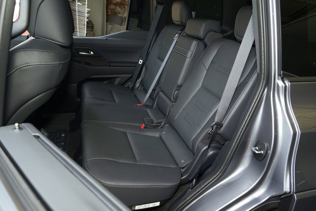 Used 2026 Lexus GX 550 w/ Accessory Package (2T) image 15