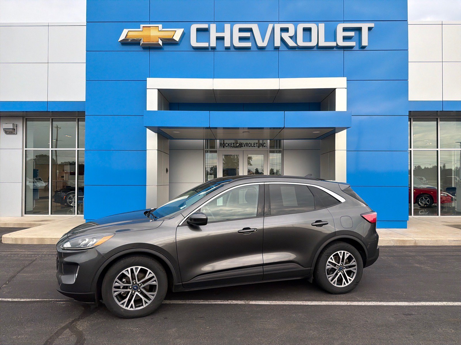 Used 2020 Ford Escape SEL FWD image 1