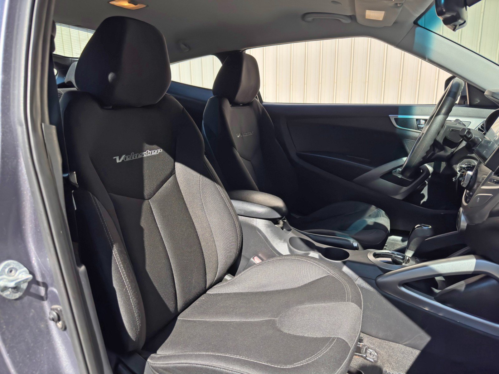 Used 2012 Hyundai Veloster FWD image 30