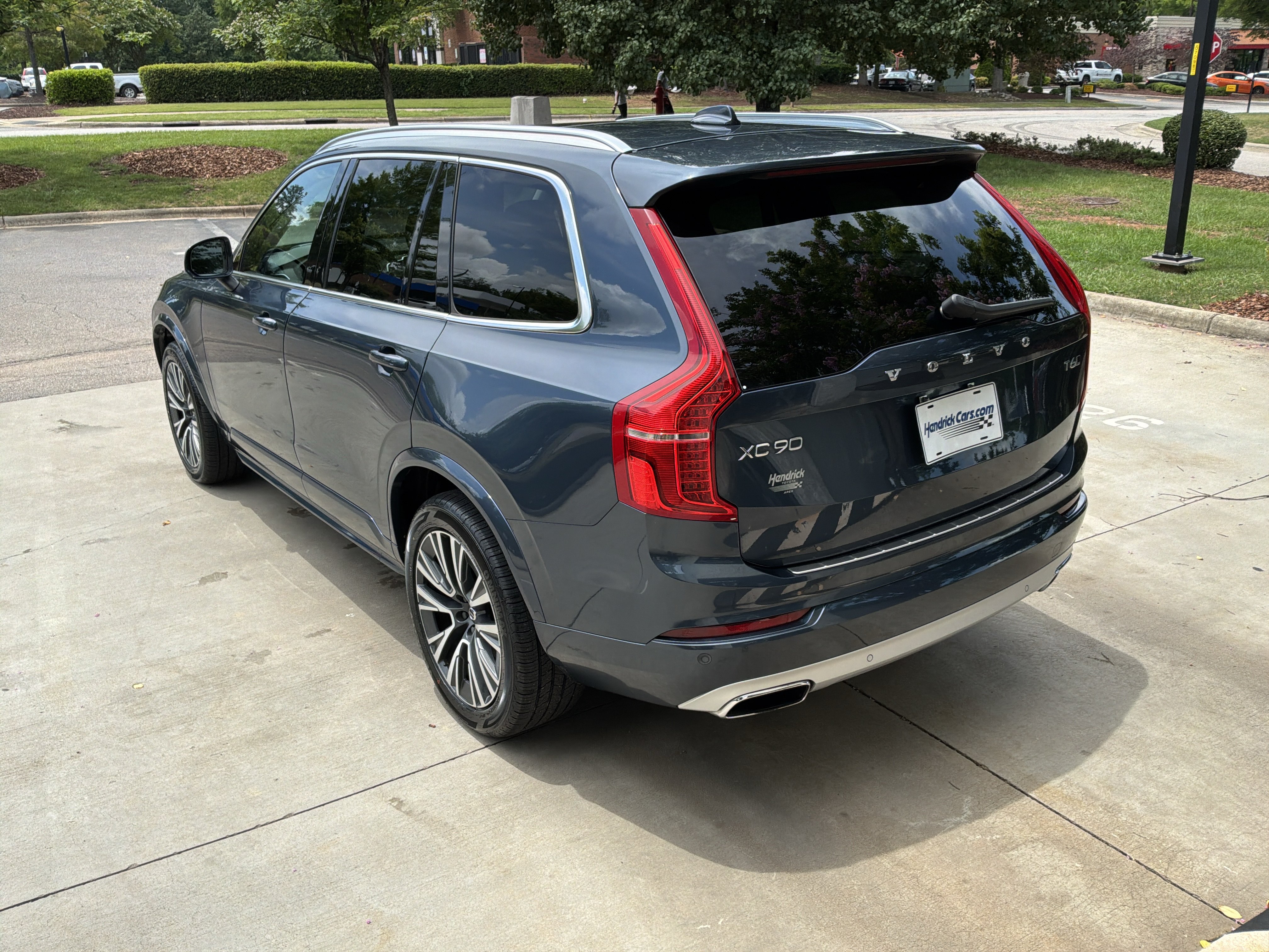Used 2021 Volvo XC90 T6 Momentum w/ Advanced Package AWD/4WD image 8