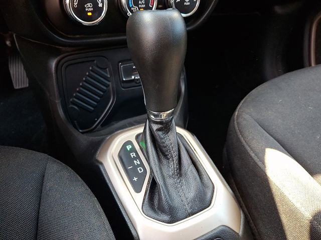 Used 2016 Jeep Renegade Latitude image 13