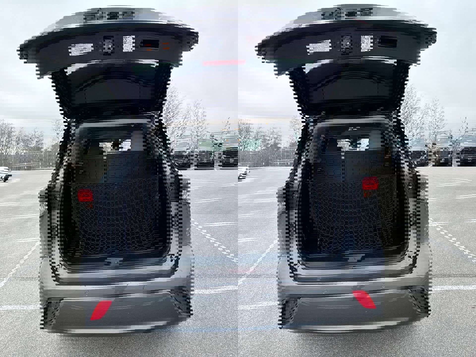 Used 2024 Toyota Highlander Limited image 27