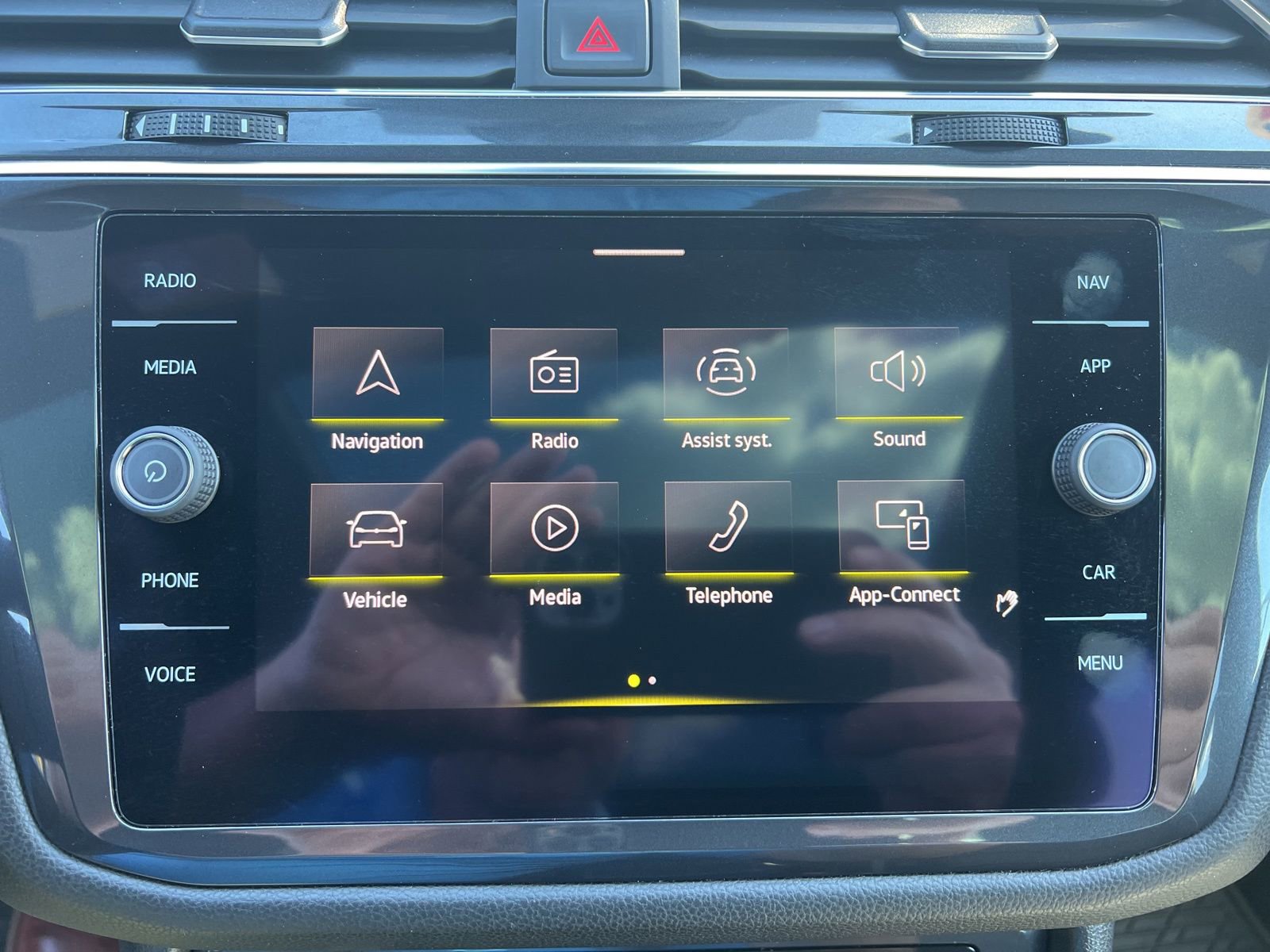 Used 2022 Volkswagen Tiguan SEL R-Line image 31