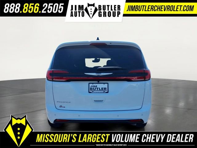 Used 2026 Chrysler Pacifica Select FWD image 25
