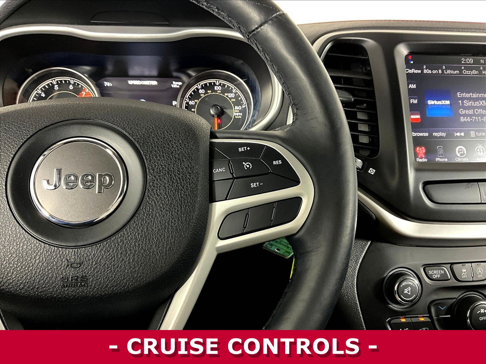Used 2017 Jeep Cherokee Trailhawk w/ Cold Weather Group AWD/4WD image 12