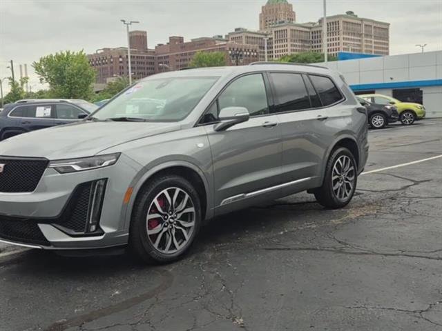Used 2024 Cadillac XT6 Sport image 13