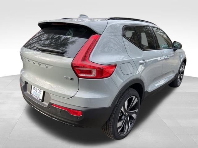 New 2026 Volvo XC40 B5 Ultra w/ Climate Package image 7