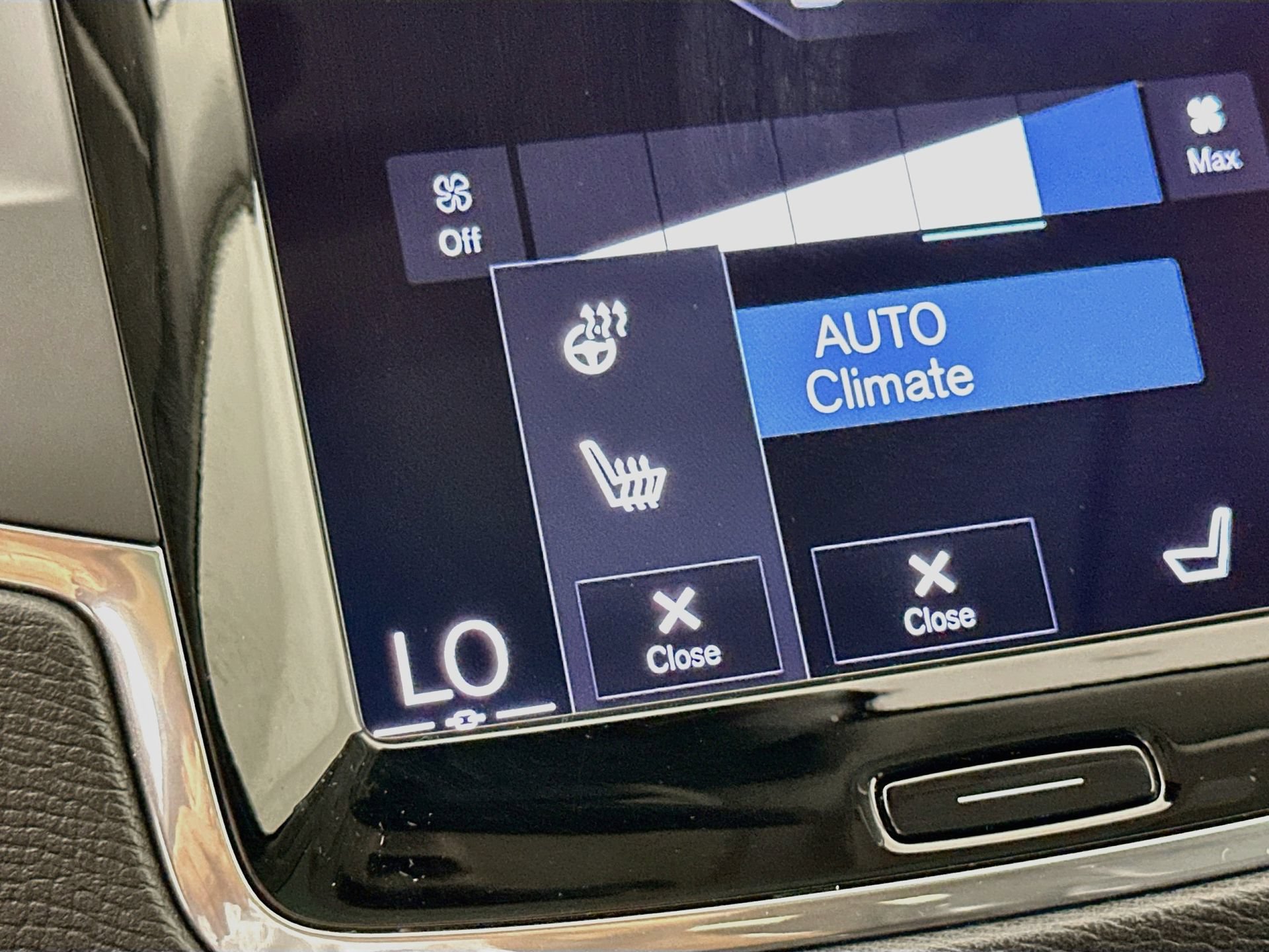 Used 2018 Volvo XC90 T5 Momentum w/ Convenience Package FWD image 22