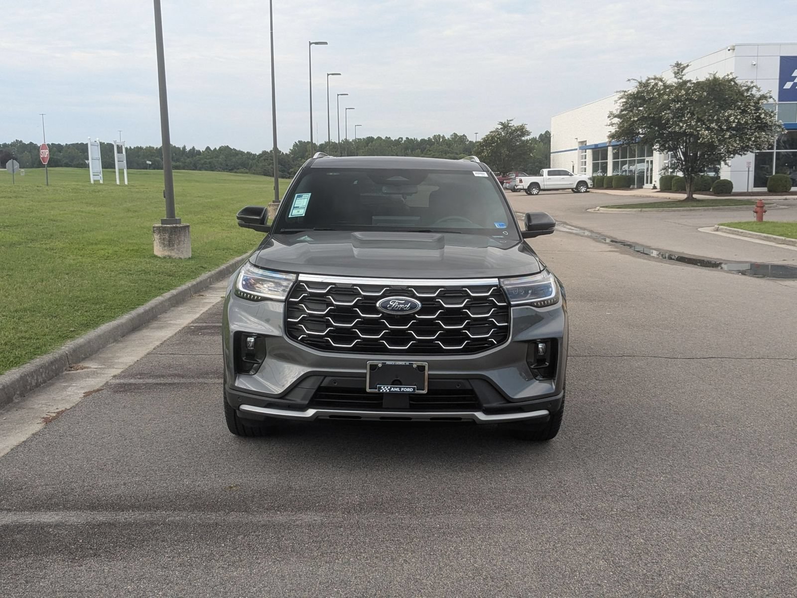 New 2026 Ford Explorer Platinum w/ LUX Leather Package AWD/4WD image 8