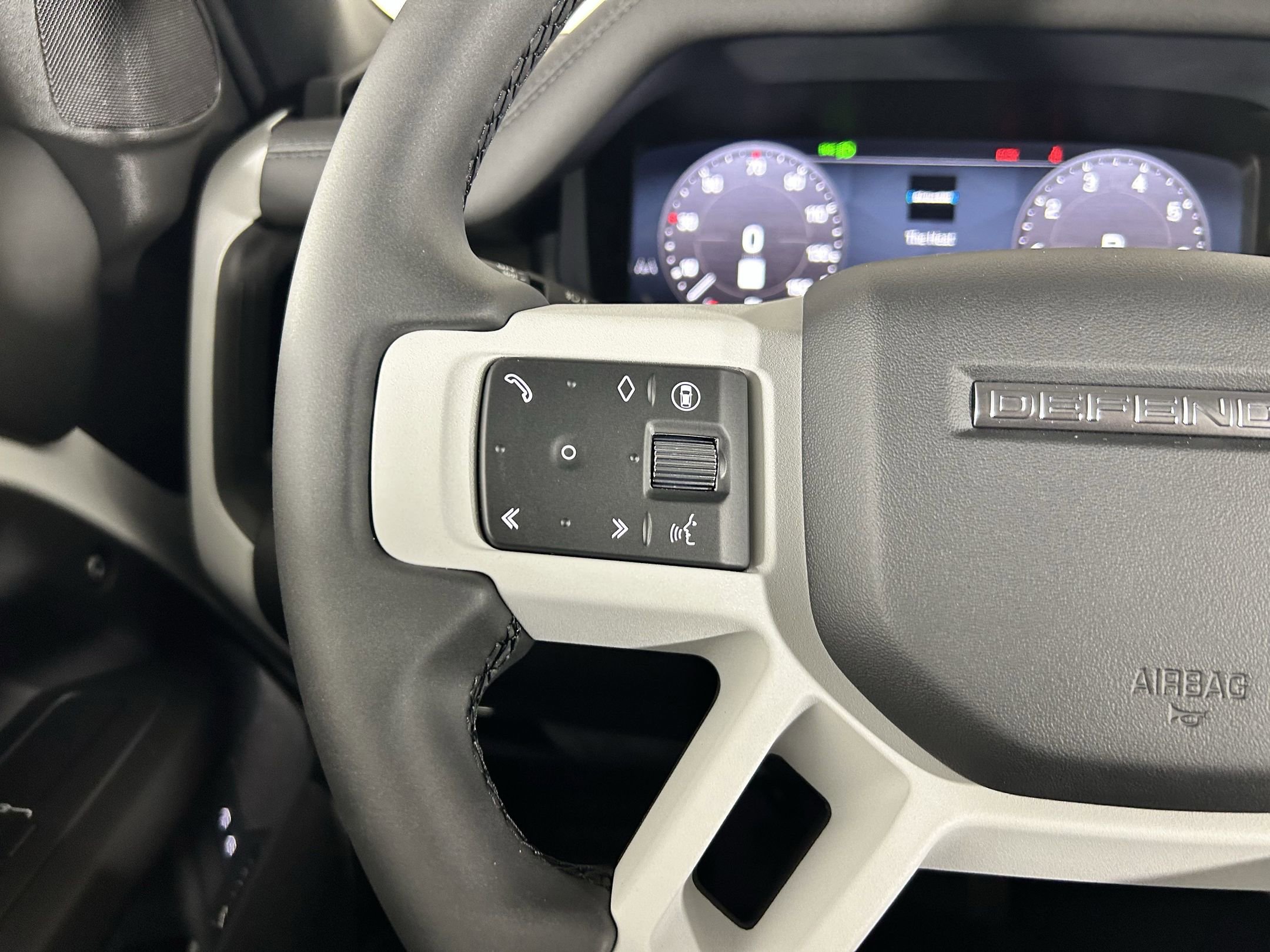 Used 2025 Land Rover Defender 90 S AWD/4WD image 14