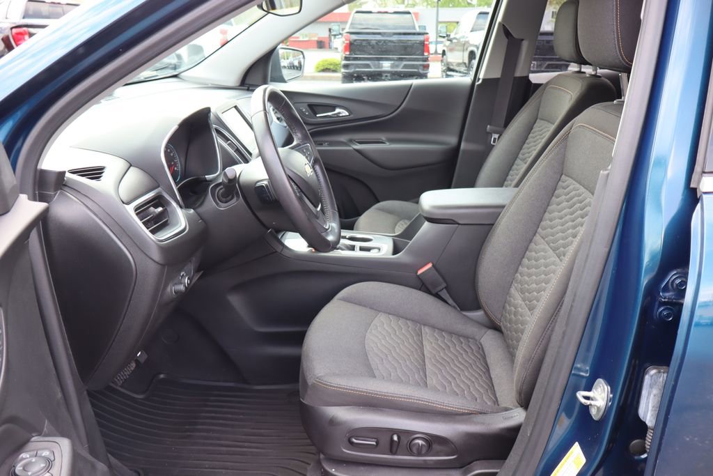 Used 2019 Chevrolet Equinox LT w/ Driver Convenience Package FWD image 4