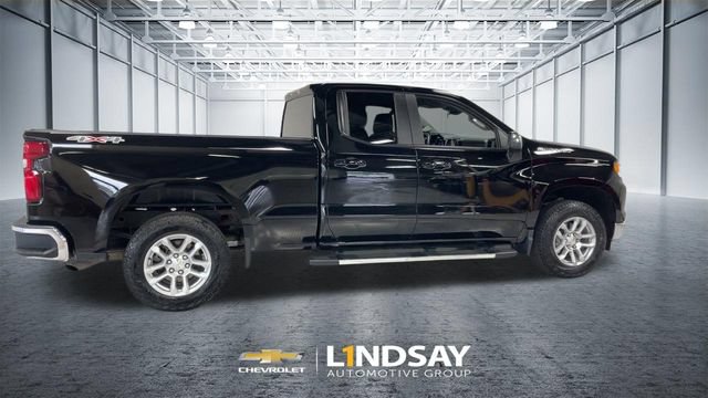 Used 2023 Chevrolet Silverado 1500 LT AWD/4WD image 2