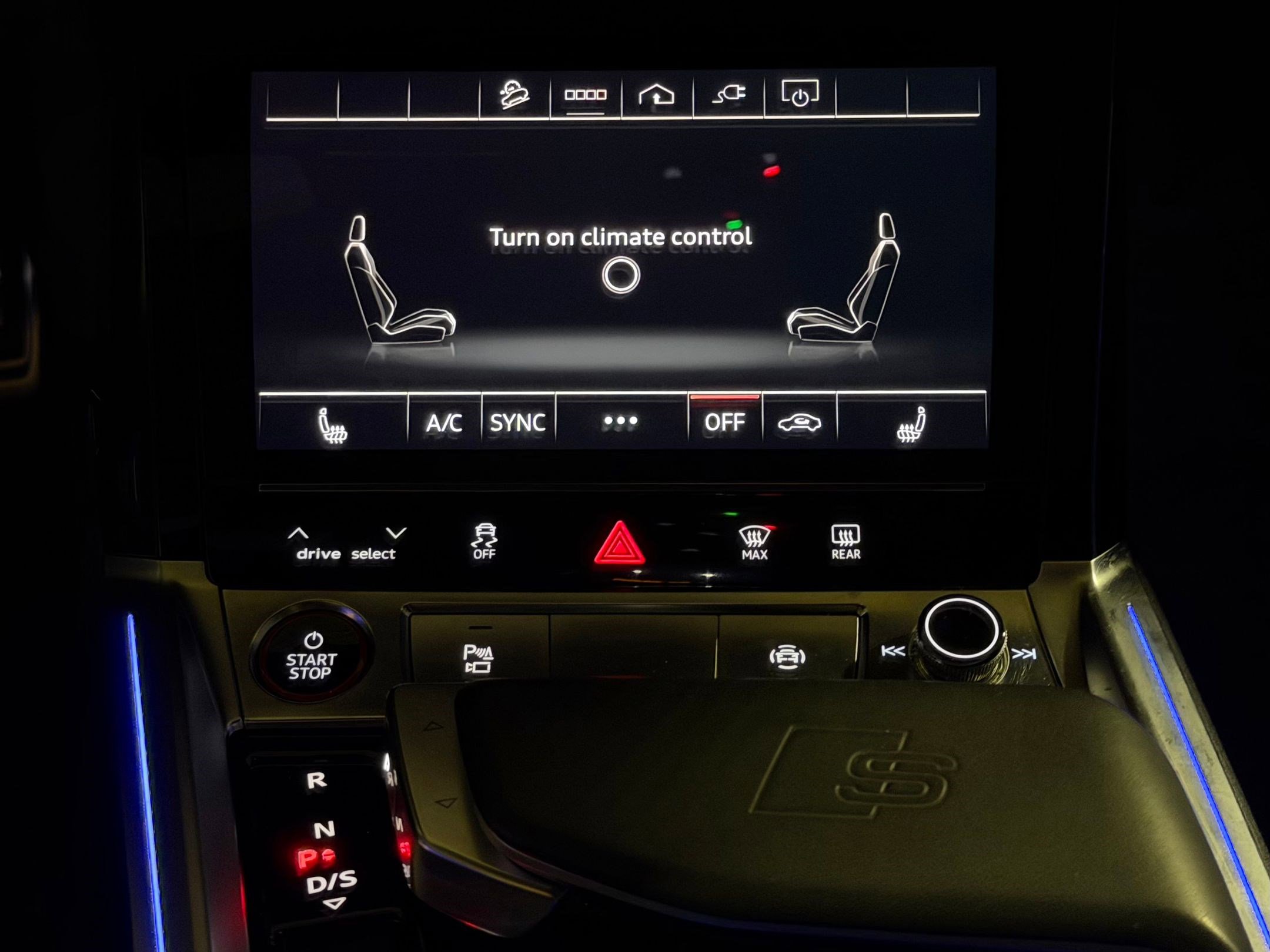 Used 2024 Audi SQ8 e-tron Premium Plus w/ Black Optic Package AWD/4WD image 27