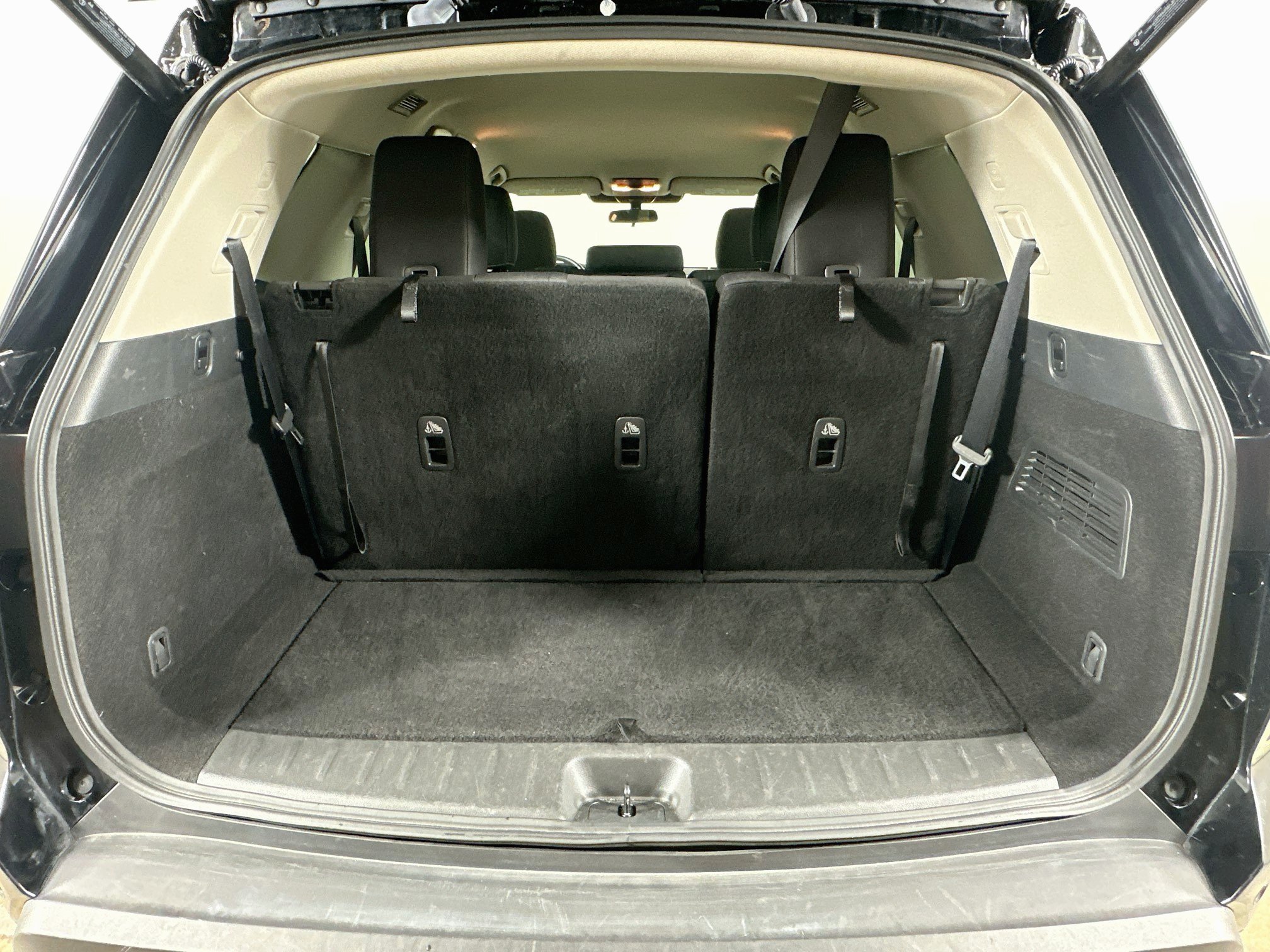 Used 2025 Nissan Pathfinder SV AWD/4WD image 29