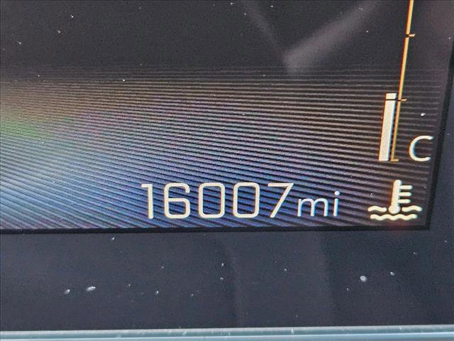 Used 2024 Chevrolet Trax LT w/ LT Convenience Package image 11