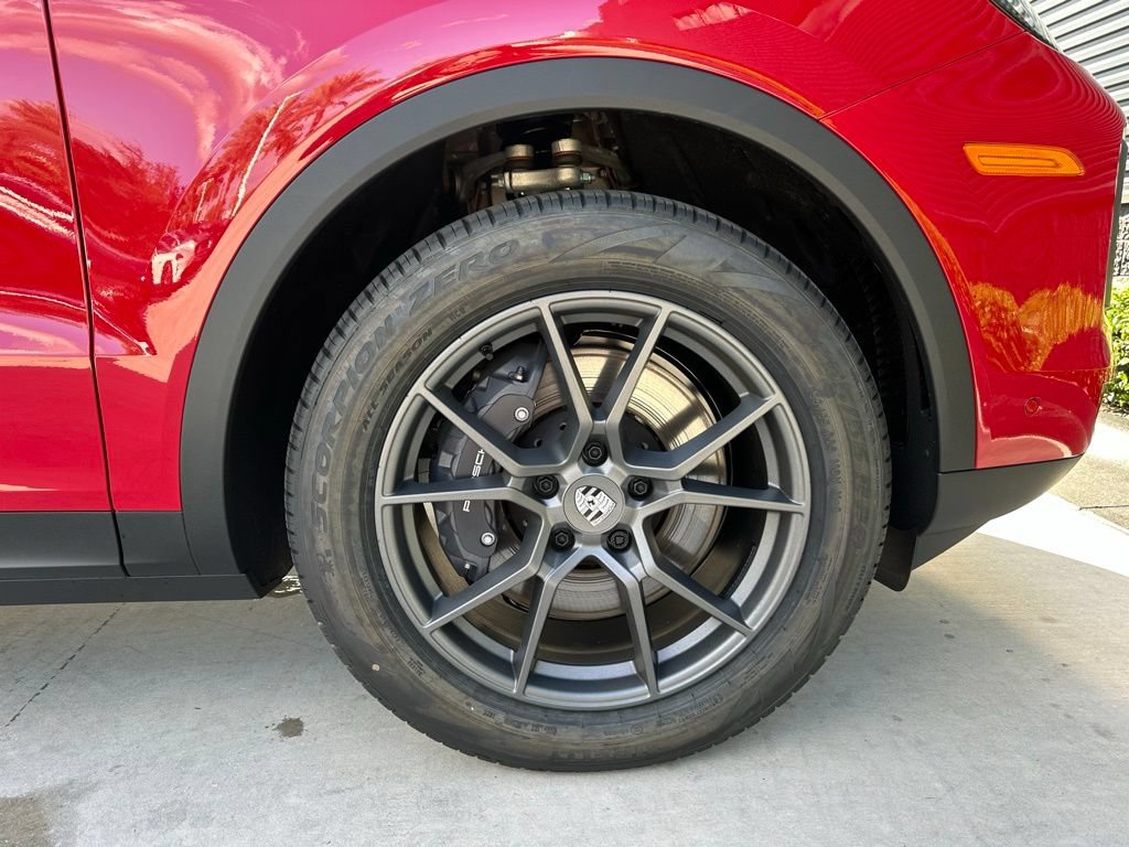 Certified 2026 Porsche Cayenne AWD/4WD image 42