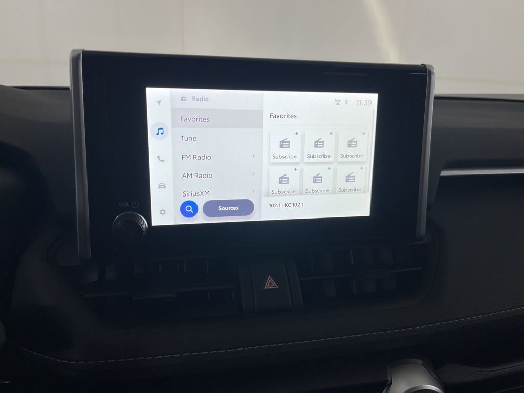 Used 2025 Toyota RAV4 XLE image 67