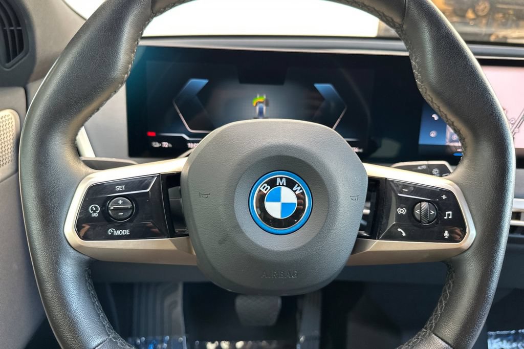 Used 2022 BMW iX xDrive50 w/ Premium Package AWD/4WD image 27