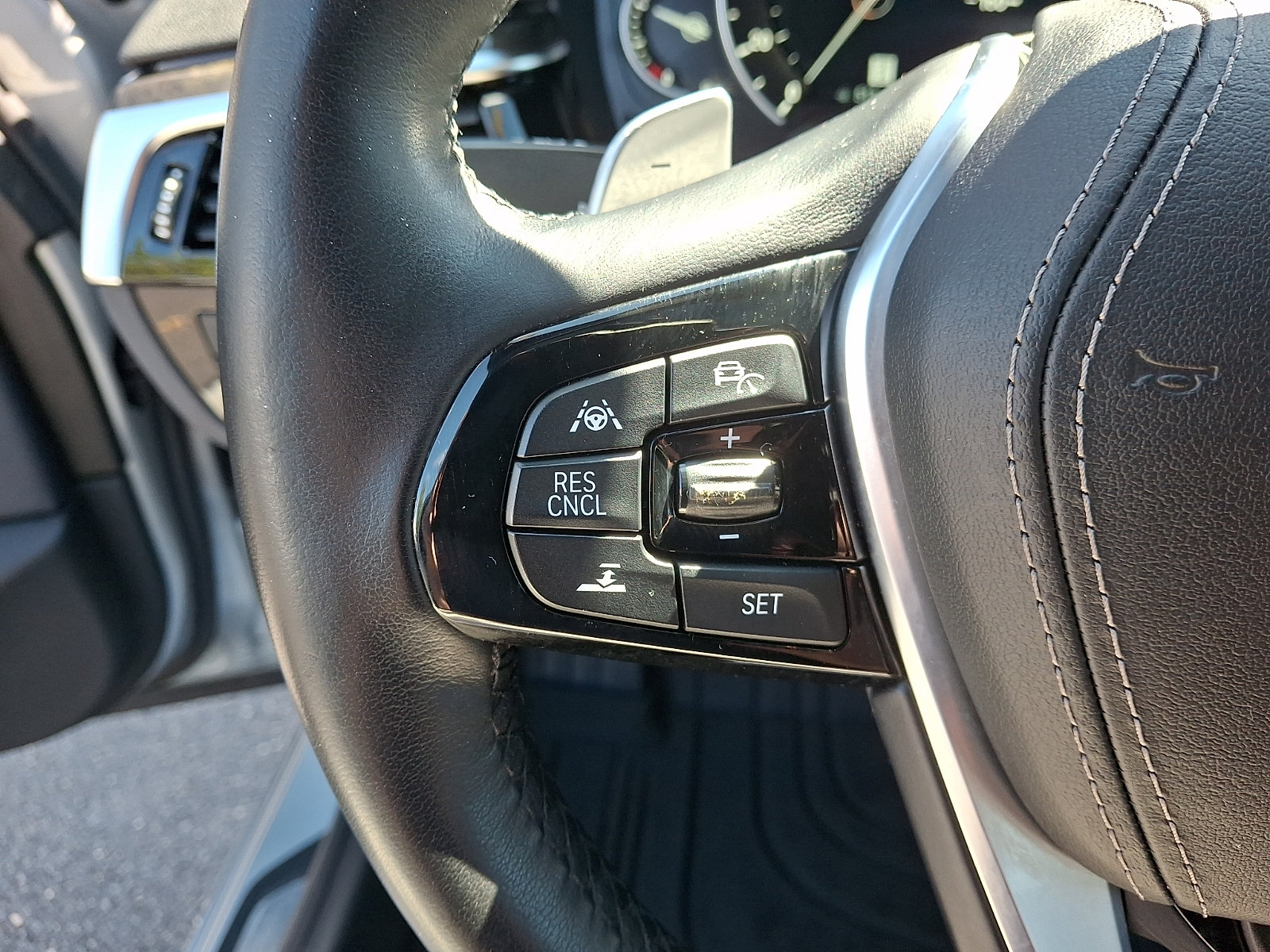 Used 2018 BMW 530i xDrive AWD/4WD image 22
