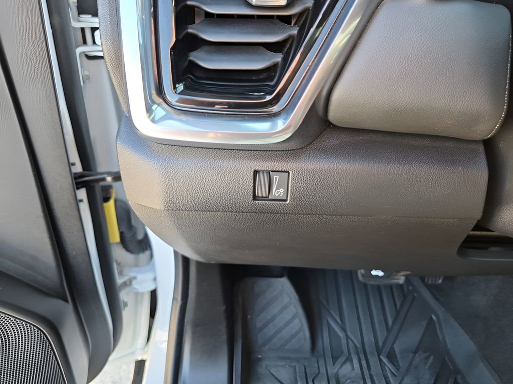 Used 2024 GMC Canyon Elevation image 32