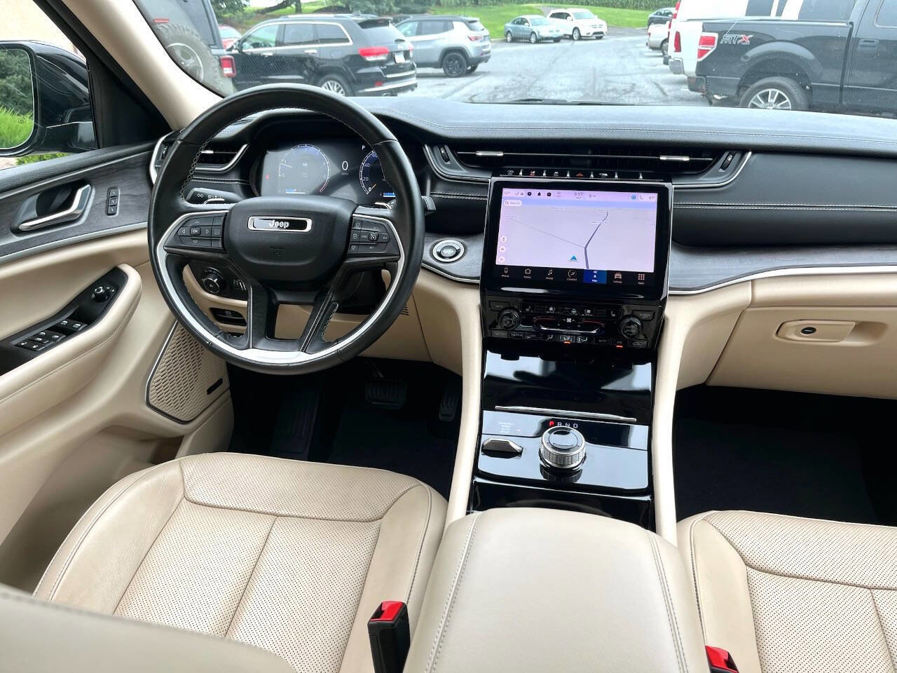 Used 2022 Jeep Grand Cherokee L Limited w/ Luxury Tech Group II image 6