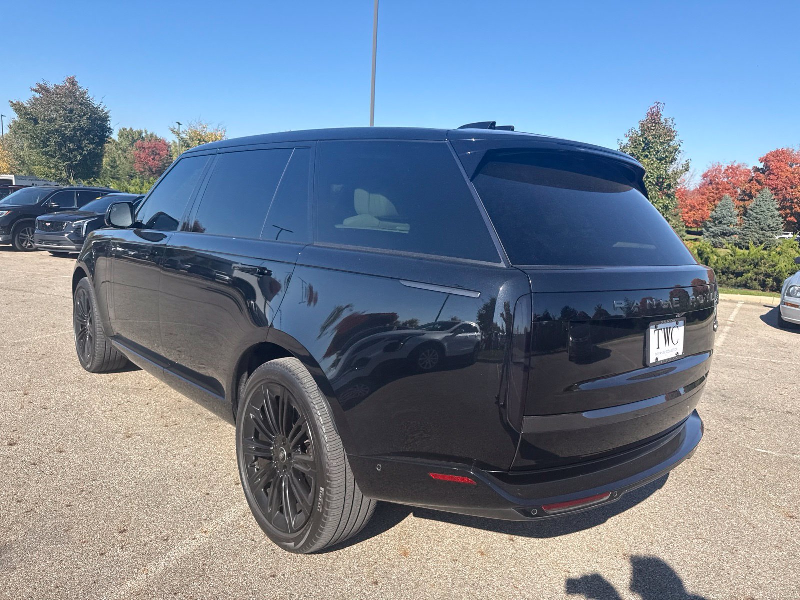 Used 2023 Land Rover Range Rover Long Wheelbase First Edition AWD/4WD image 7