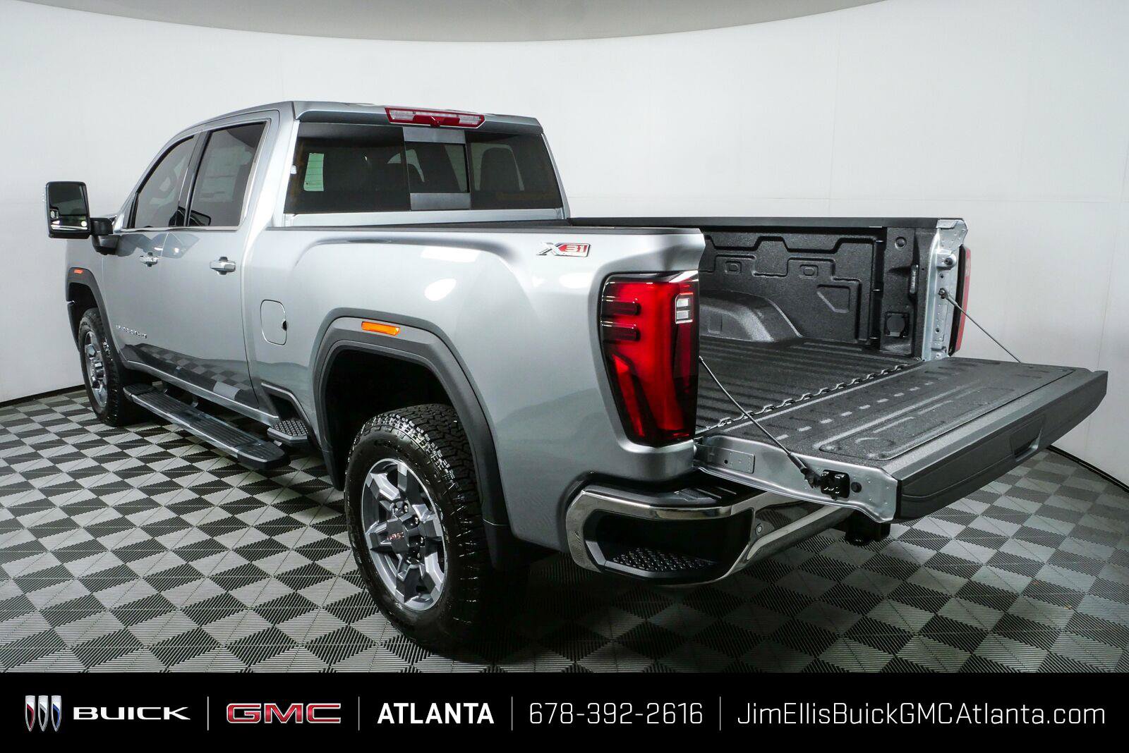 New 2026 GMC Sierra 2500 SLT w/ SLT Premium Package AWD/4WD image 32