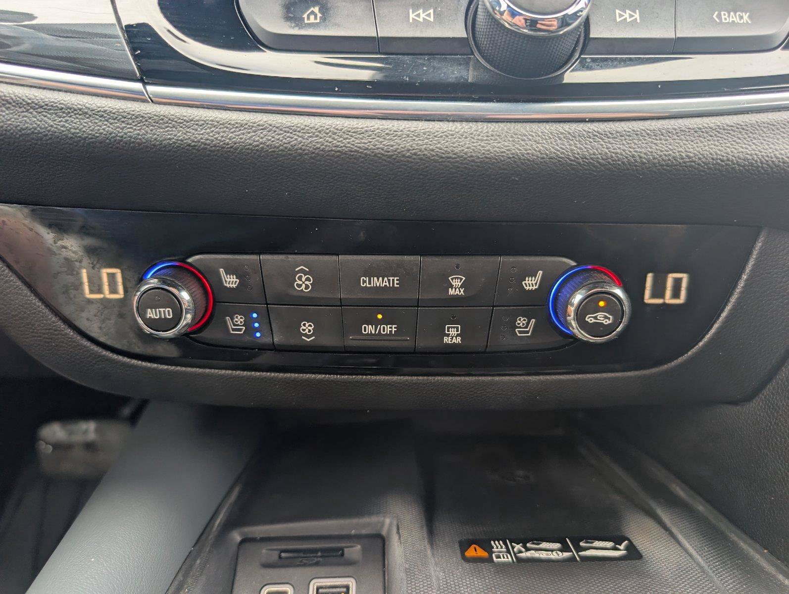 Used 2023 Buick Enclave Premium w/ Experience Buick Package FWD image 21