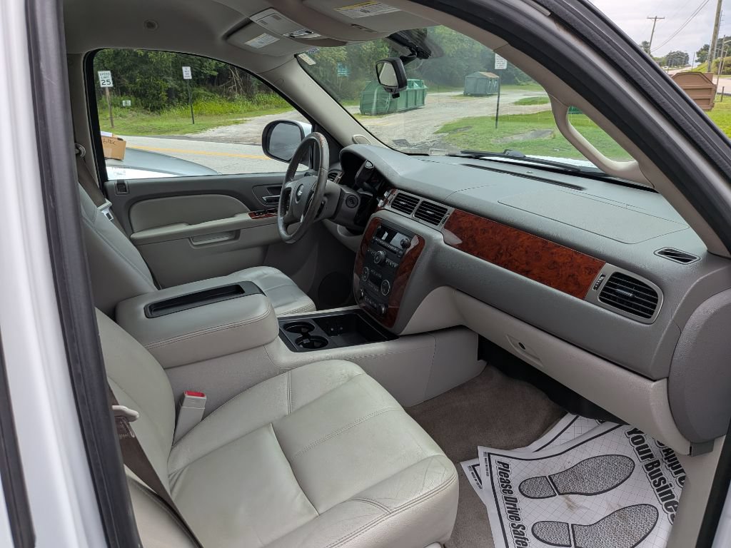 Used 2013 Chevrolet Tahoe LT RWD image 9