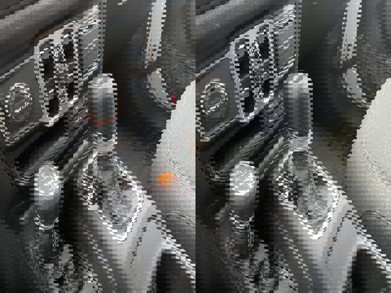 Used 2024 Jeep Wrangler Sport S image 22