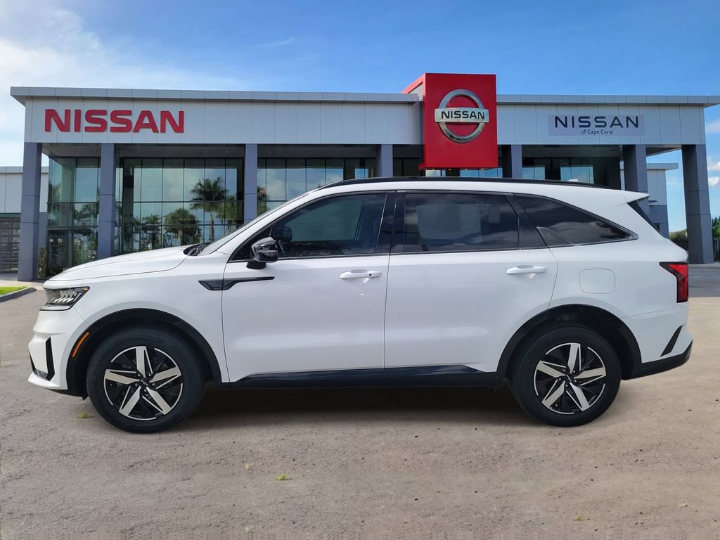 Used 2023 Kia Sorento S image 8