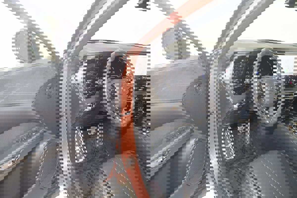 Used 2023 Lexus RX 500h F Sport image 51