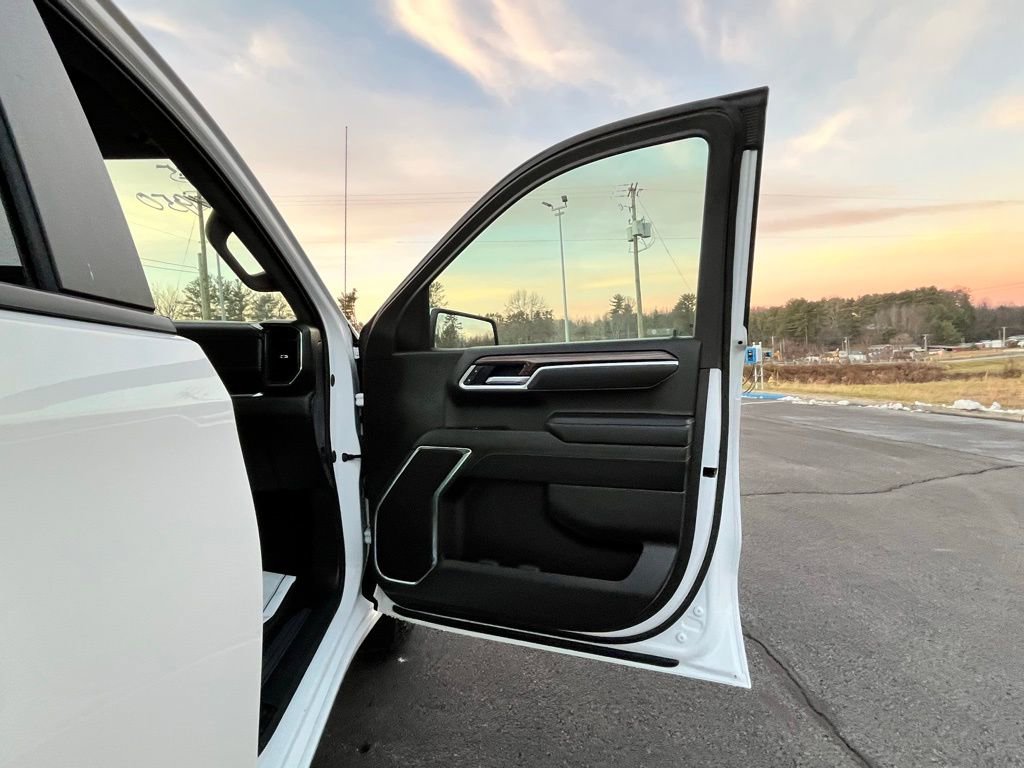 Used 2025 Chevrolet Silverado 1500 LT image 18