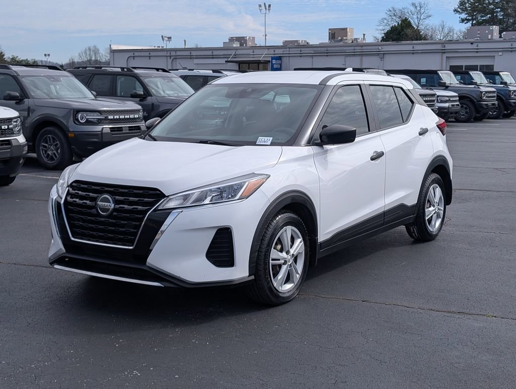 Used 2021 Nissan Kicks S image 3