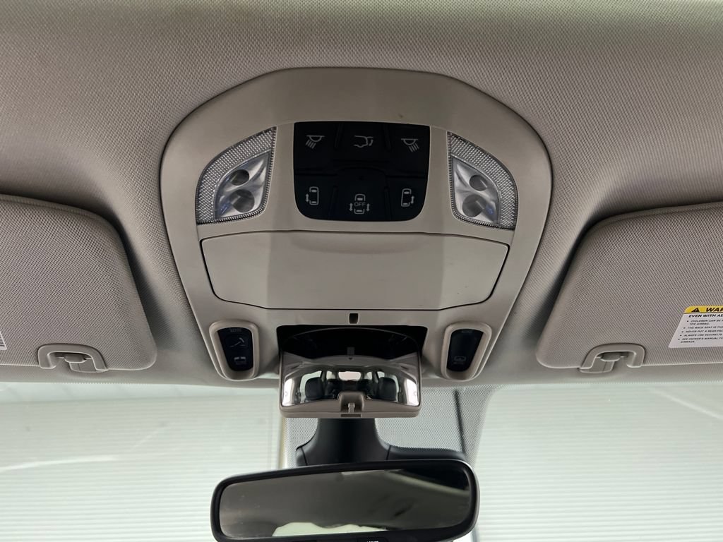 Used 2024 Chrysler Pacifica Limited FWD image 79