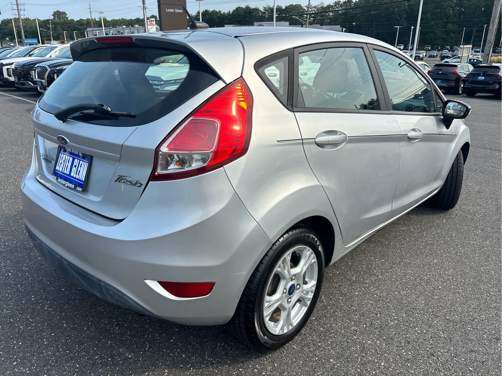 Used 2016 Ford Fiesta SE FWD image 28