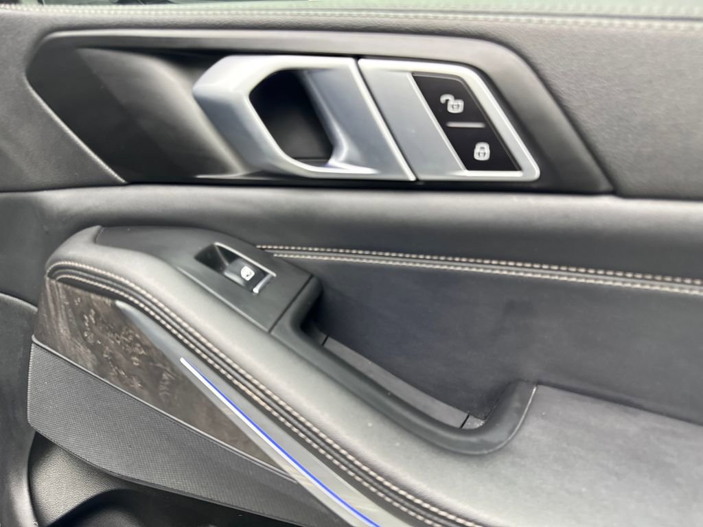 Used 2023 BMW X5 xDrive40i w/ Premium Package image 50
