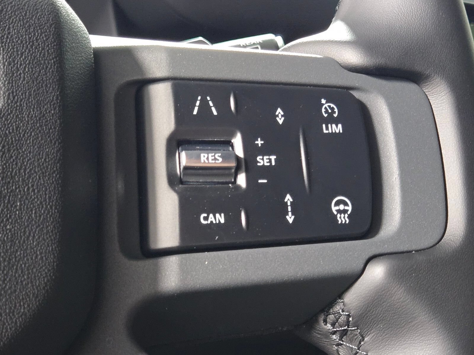 New 2026 Land Rover Defender 110 X-Dynamic SE AWD/4WD image 26