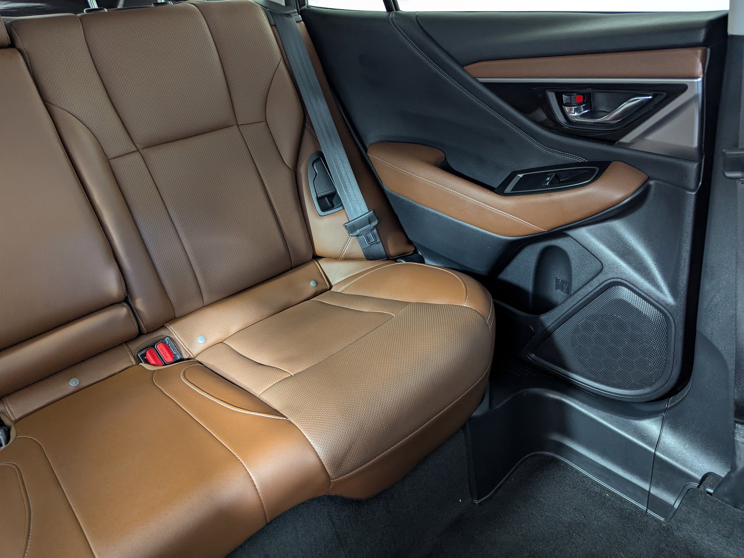 Used 2021 Subaru Outback Touring w/ Popular Package #2 image 14