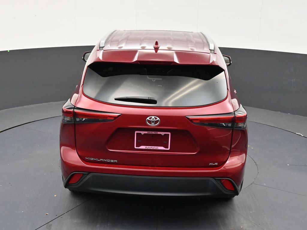 Used 2023 Toyota Highlander XLE FWD image 15