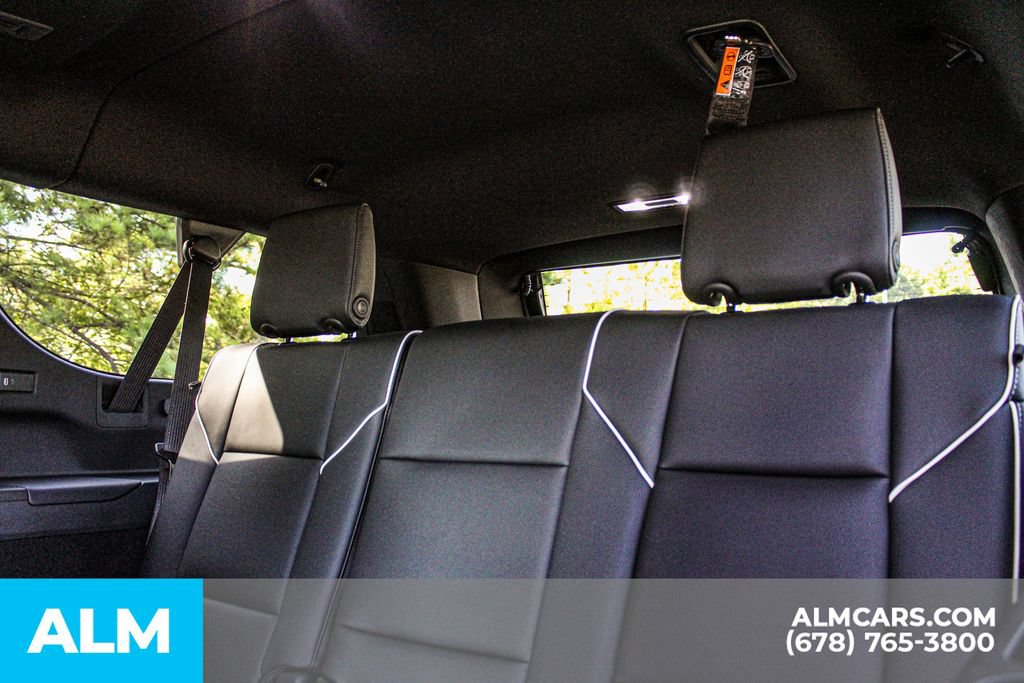 Used 2026 Cadillac Escalade ESV Sport AWD/4WD image 18