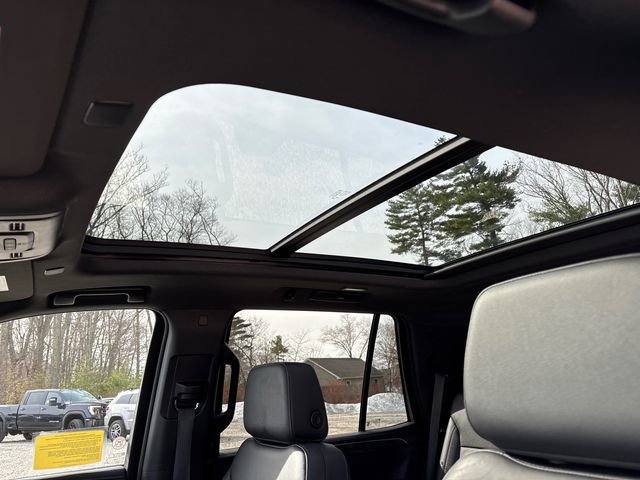 Used 2024 Chevrolet Tahoe Z71 AWD/4WD image 29