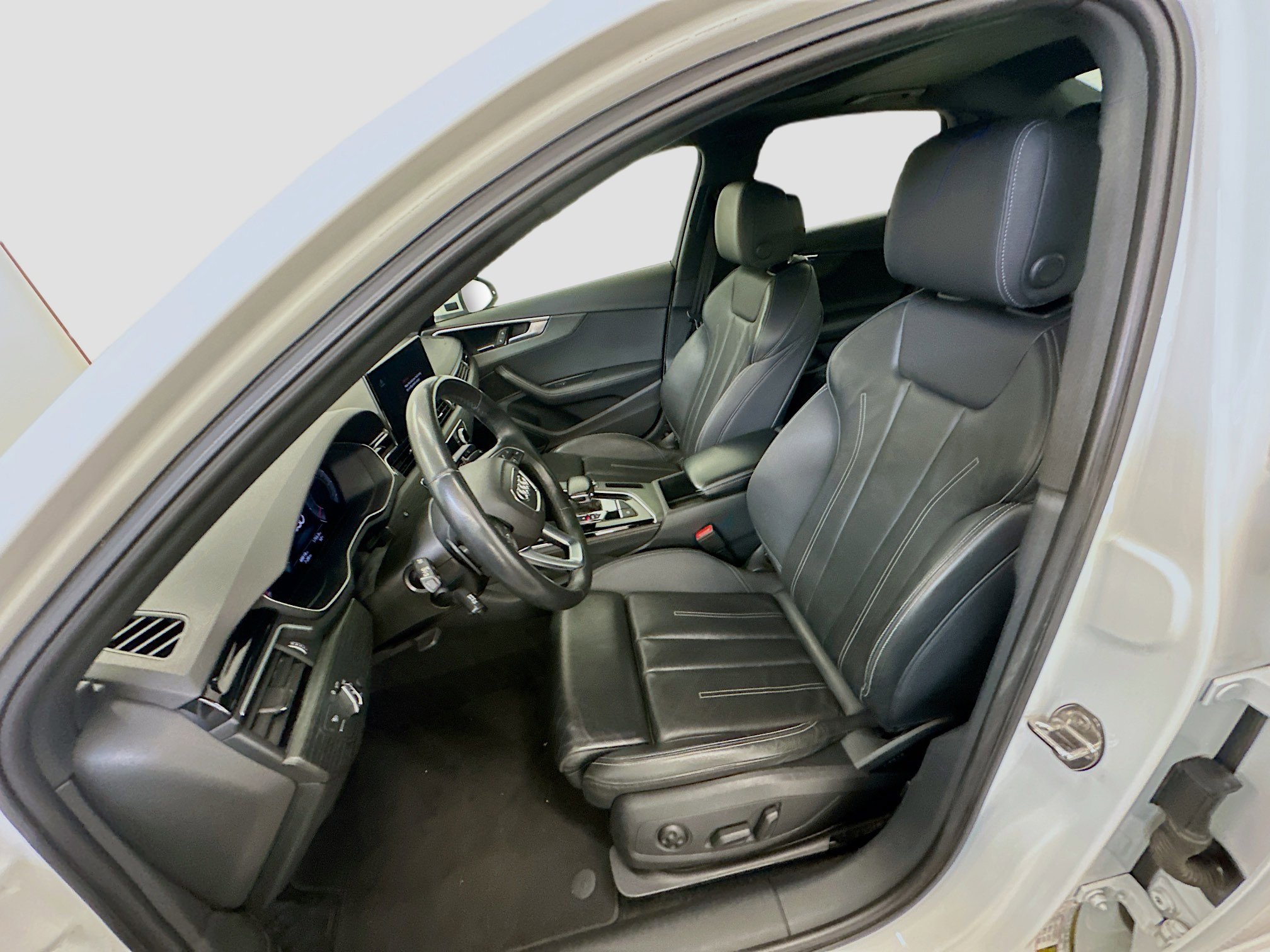 Used 2023 Audi A4 2.0T Premium Plus image 13