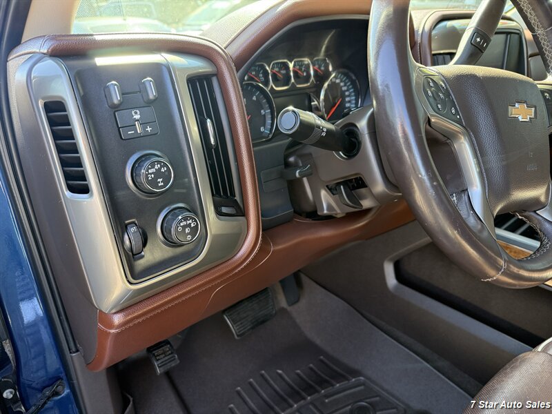 Used 2015 Chevrolet Silverado 1500 High Country w/ High Country Premium Package AWD/4WD image 9