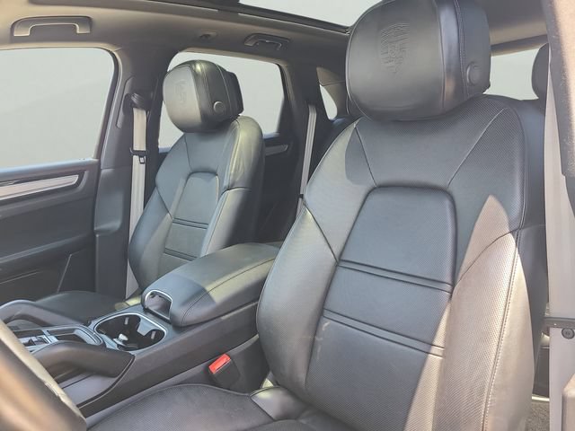 Used 2023 Porsche Cayenne Platinum Edition AWD/4WD image 19