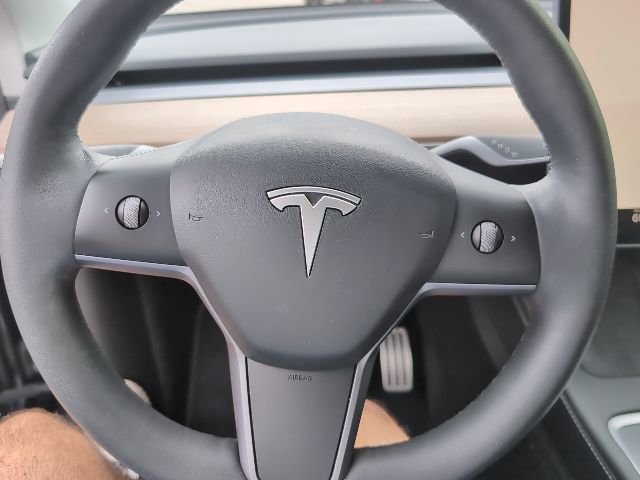 Used 2022 Tesla Model Y Performance image 11